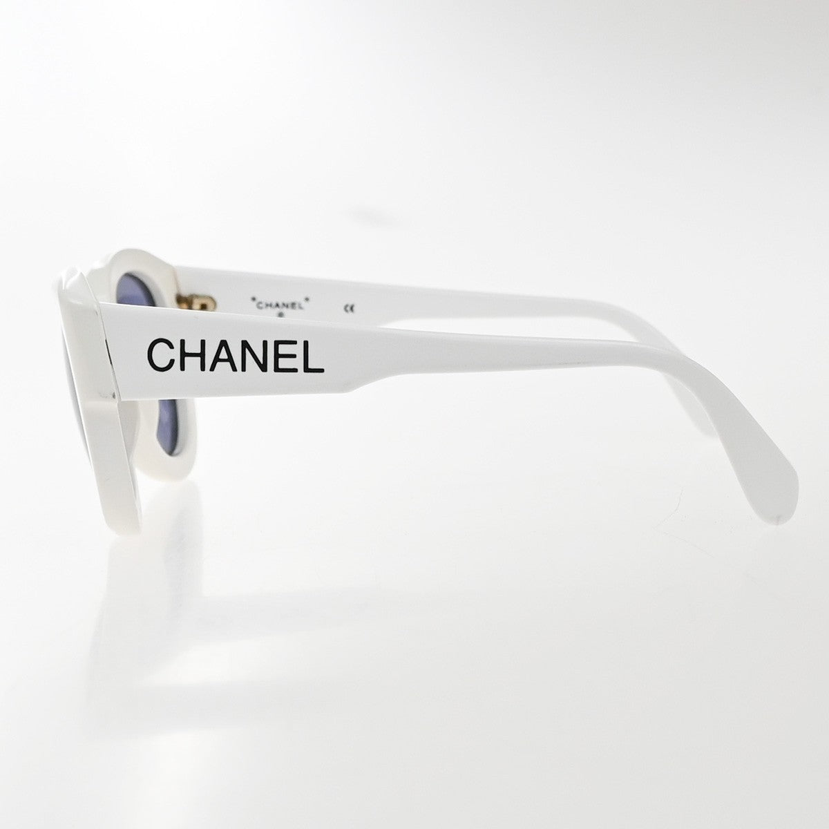 CHANEL Logo Sunglasses Eye Wear Plastic Black White 05247 Italy 68RP135