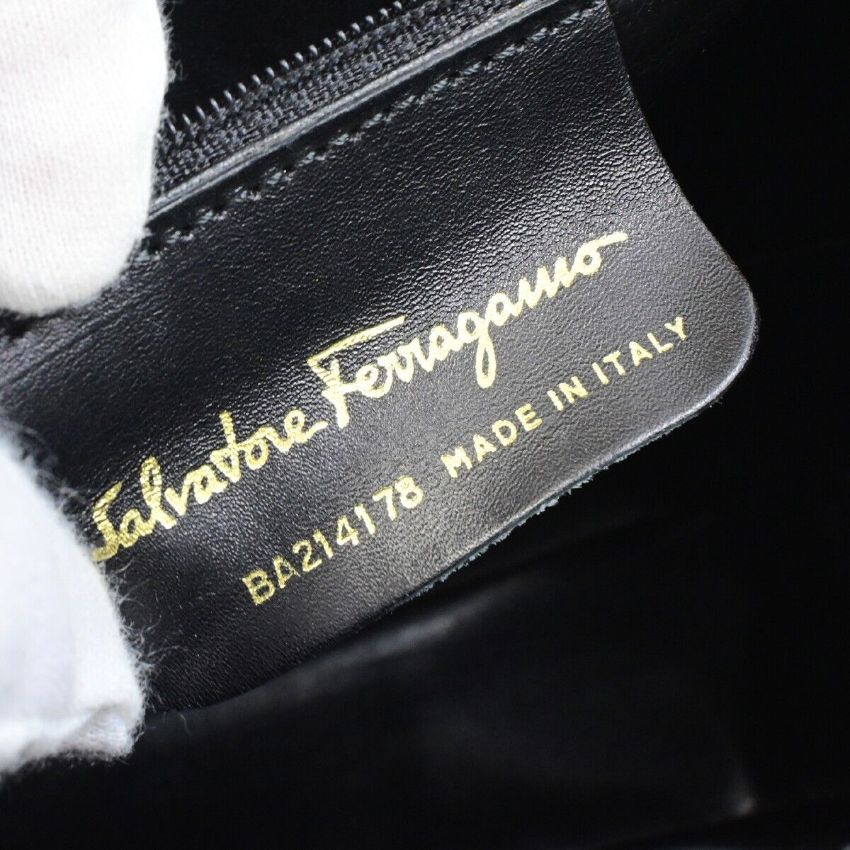 SALVATORE FERRAGAMO Logo Vara Hand Bag Embossing Leather Black Gold 32FA281