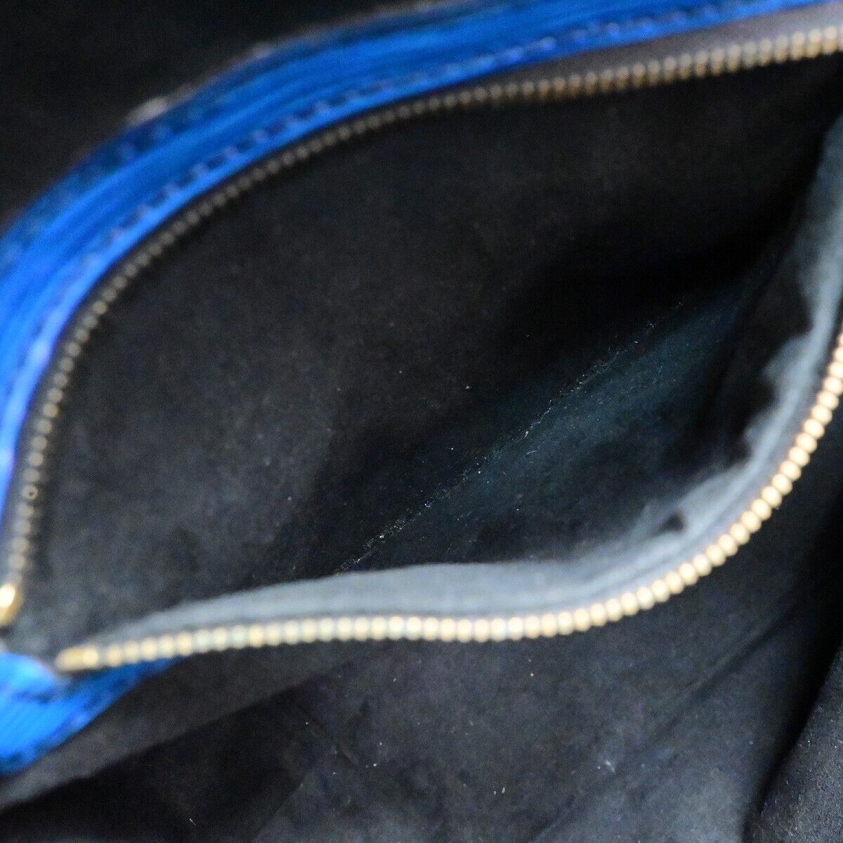 LOUIS VUITTON Noe GM Drawstring Shoulder Bag Epi Leather Blue M44005 65ED948