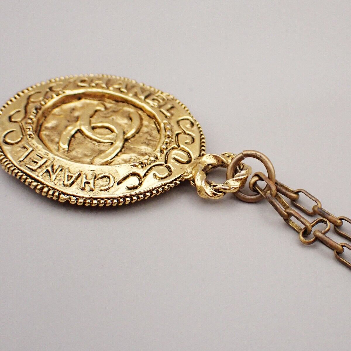 CHANEL CC Logo Chain Necklace Pendant Gold GHW France Vintage 37YG568