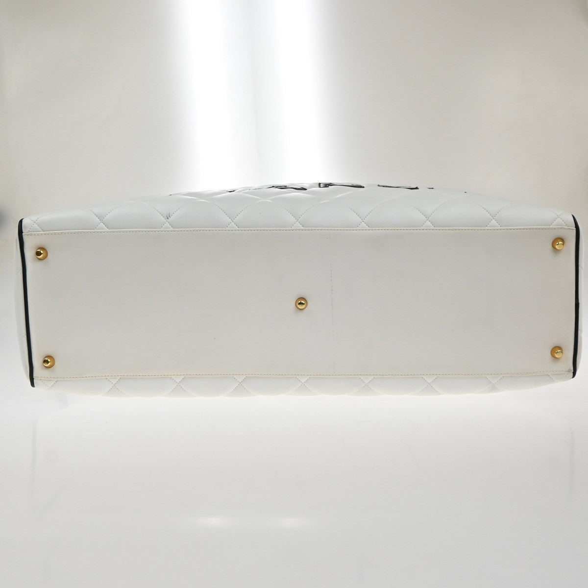 CHANEL CC Logo Matelasse Travel Hand Bag Leather White GHW Vintage 310RP079