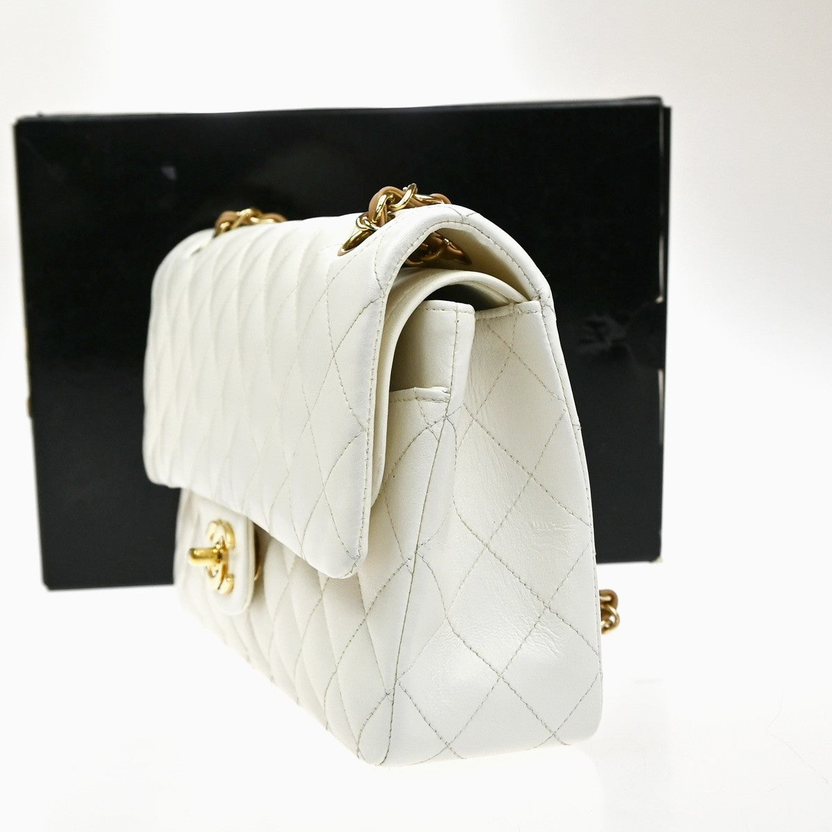CHANEL CC Matelasse 25 Double Flap Chain Shoulder Bag Leather White GHW 870RQ054