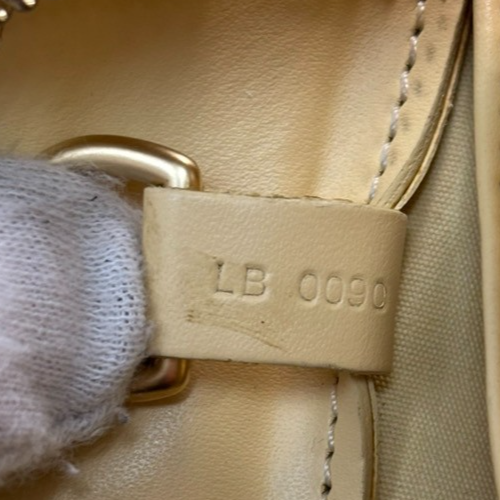 LOUIS VUITTON Logo Croisette GM Shoulder Bag Epi Leather Vanilla M5250A 39TA483