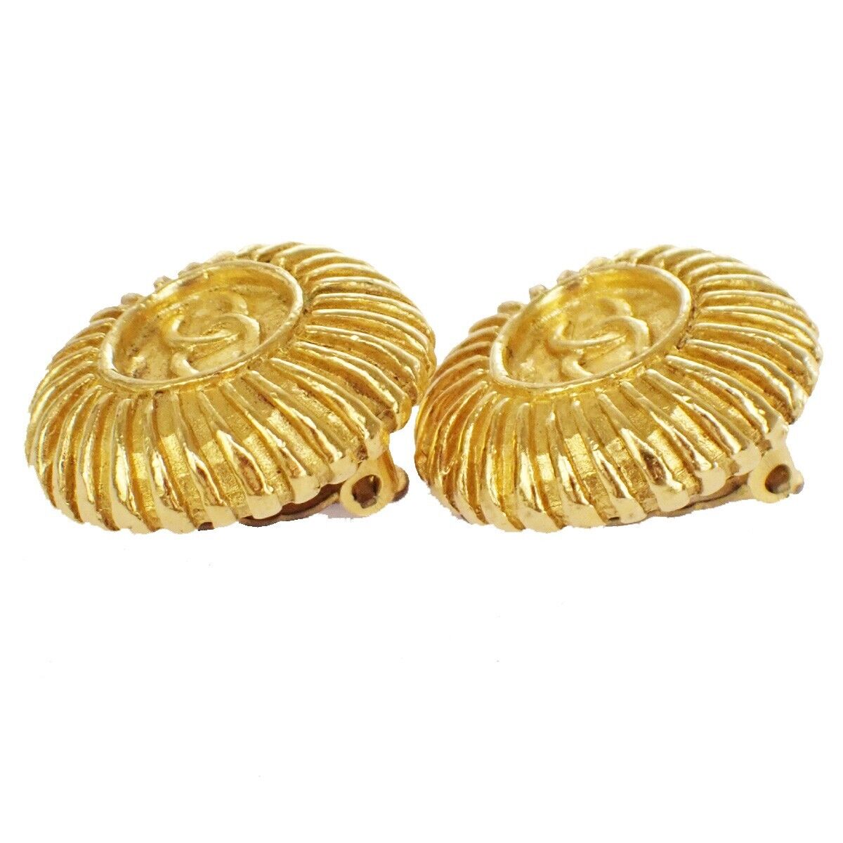 CHANEL CC Logo Round Button Earrings Clip-On GHW Vintage Accessory 39RJ293