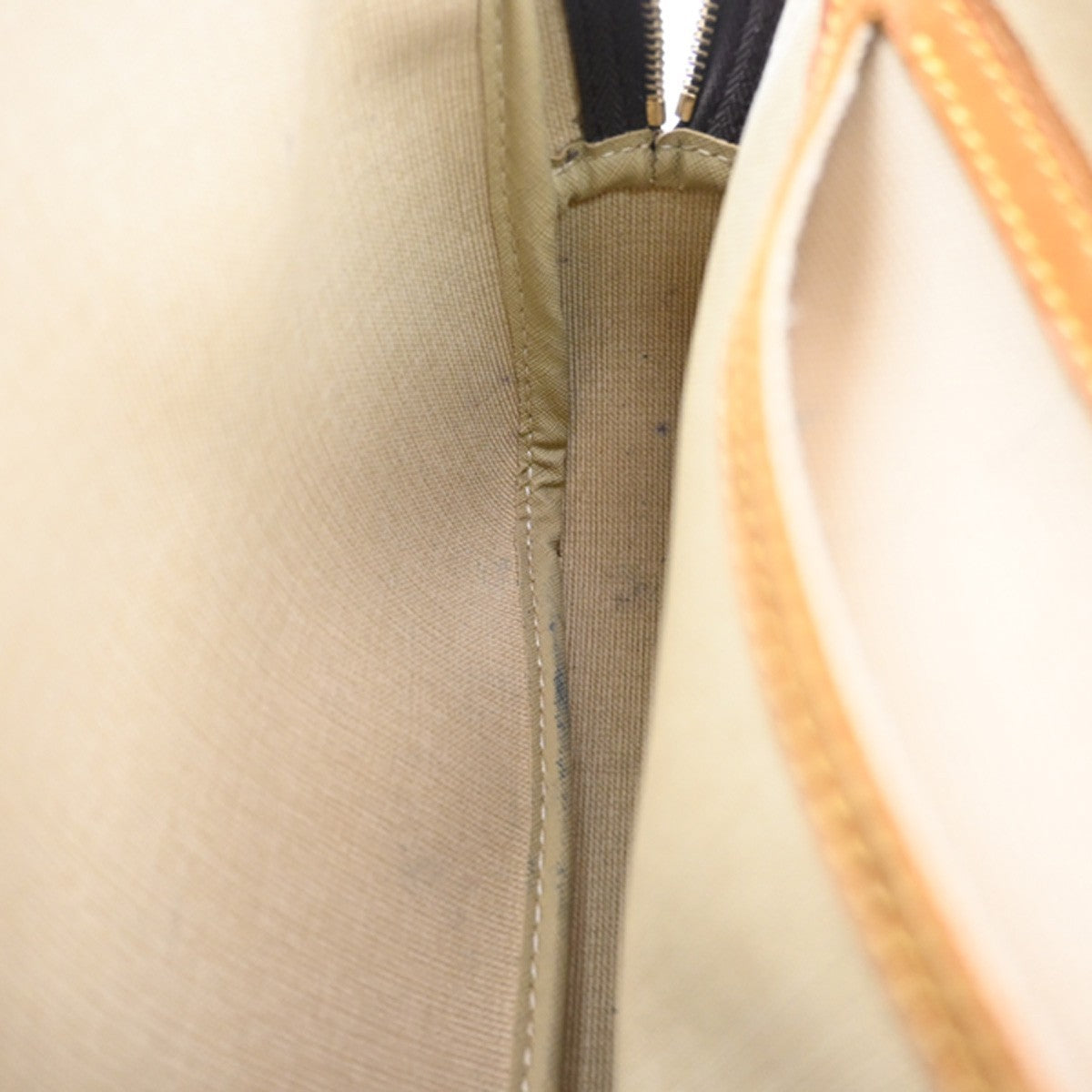 LOUIS VUITTON Reporter PM Crossbody Shoulder Bag Monogram Leather M45254 36CA286