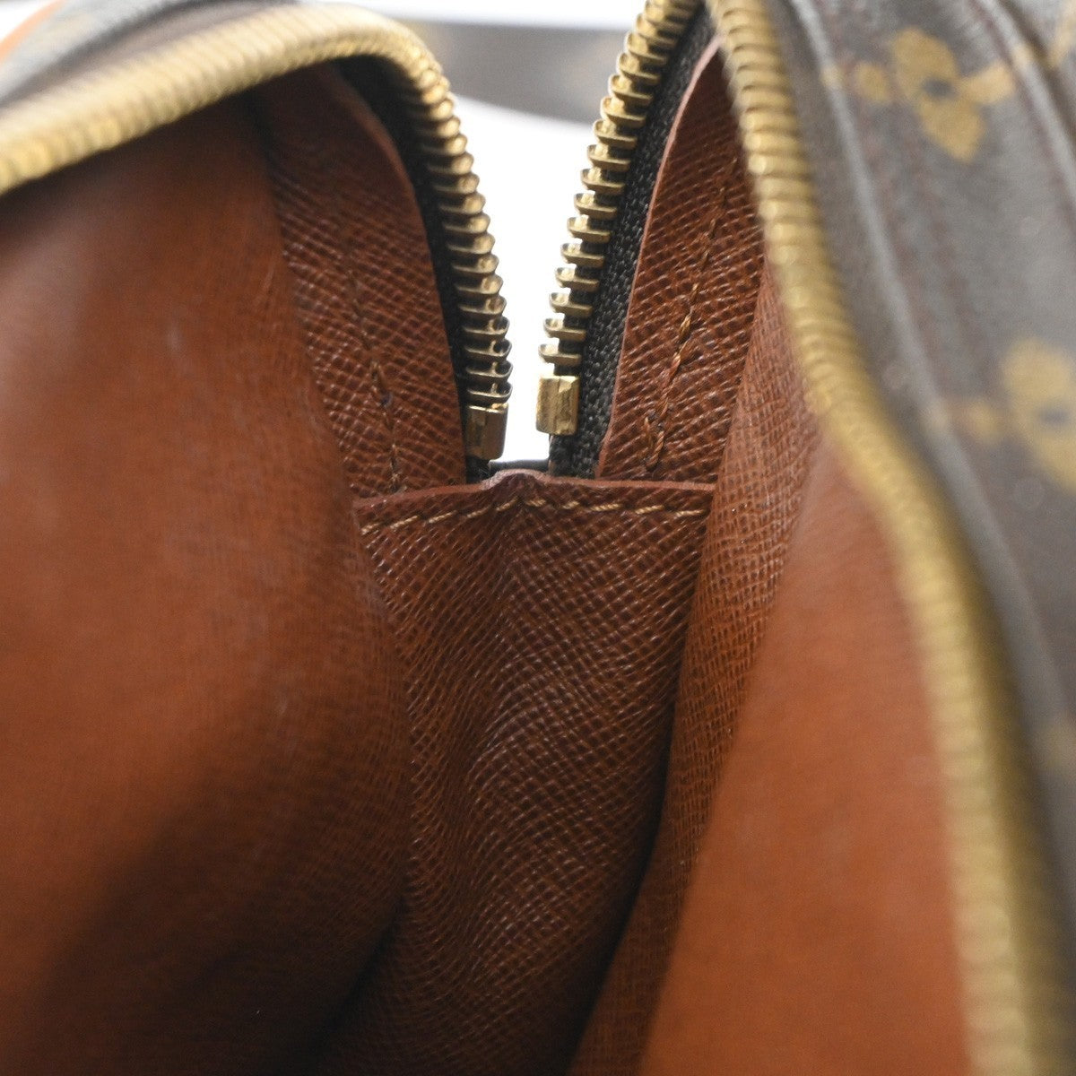 LOUIS VUITTON Nile Crossbody Shoulder Bag Monogram Leather Brown M45244 30CA617