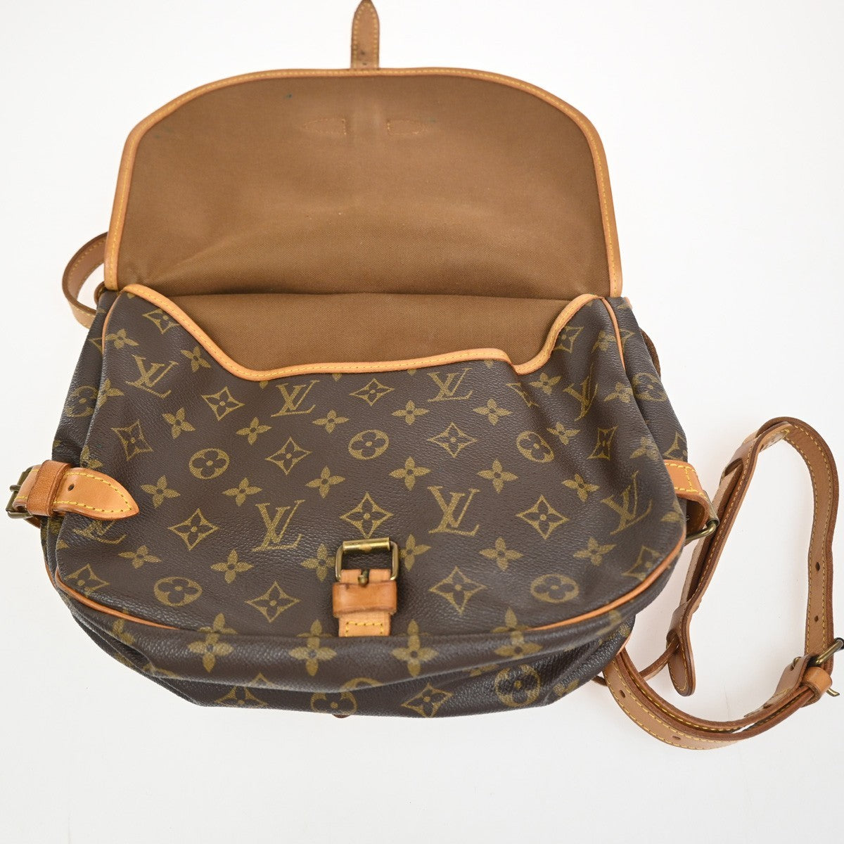 LOUIS VUITTON Logo Saumur 30 Shoulder Bag Monogram Leather Brown M42256 72KC902