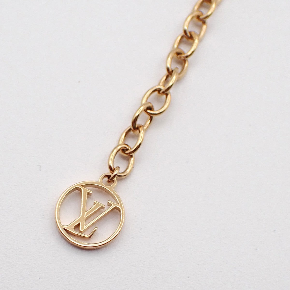 LOUIS VUITTON Collier Essential V Necklace Imitation Pearl Gold M68358 80MA242