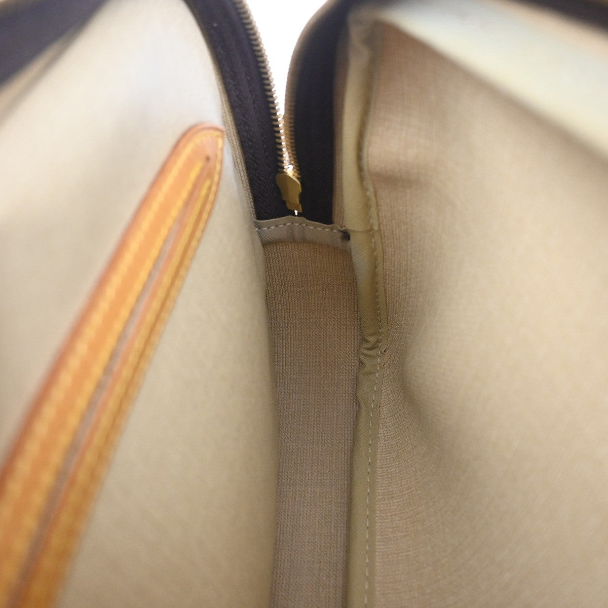 LOUIS VUITTON Reporter PM Crossbody Shoulder Bag Monogram Leather M45254 77YH995