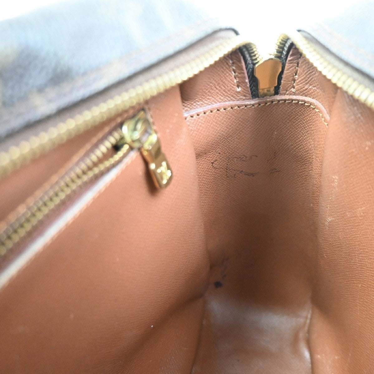 LOUIS VUITTON Nile Crossbody Shoulder Bag Monogram Leather Brown M45244 04YJ069