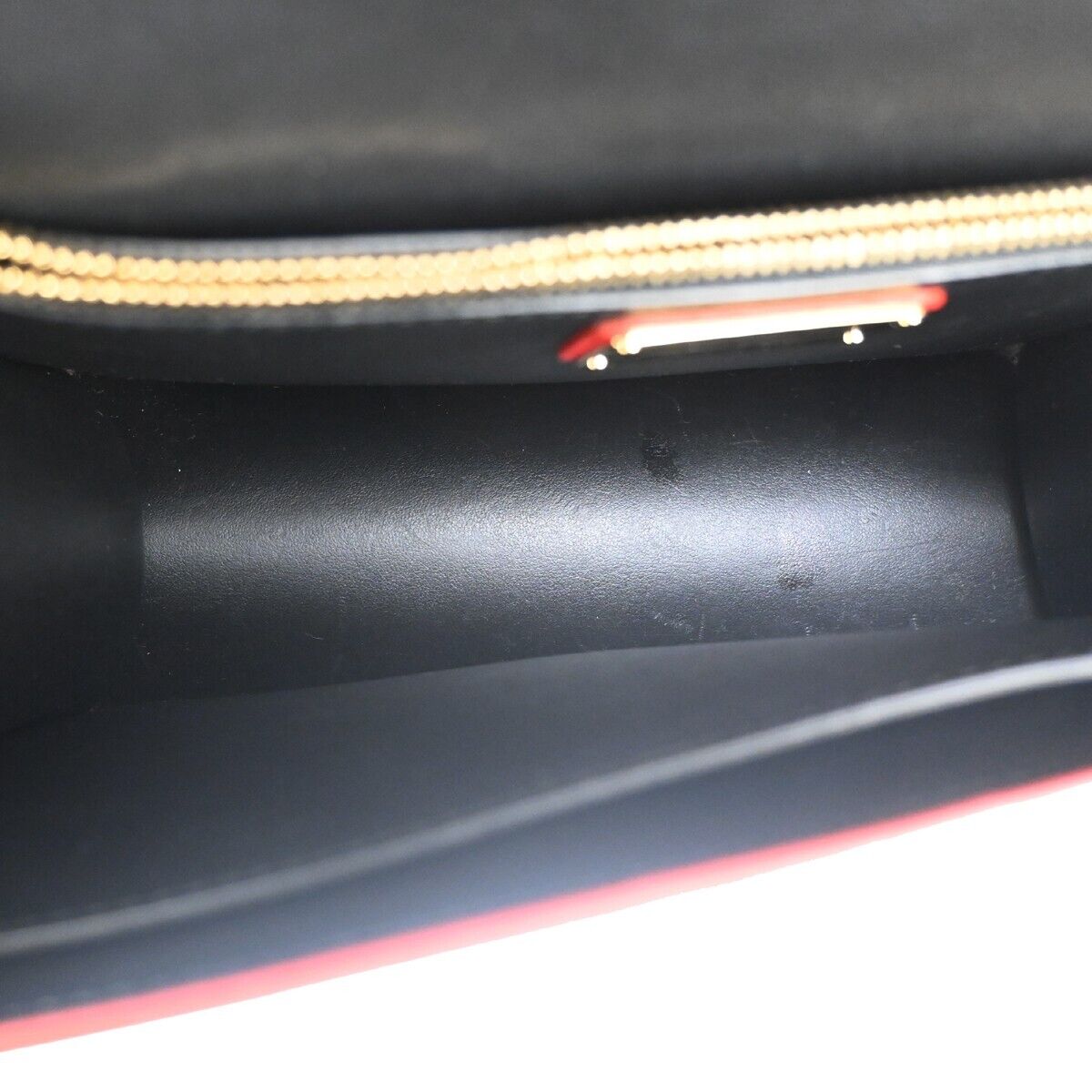 SALVATORE FERRAGAMO Vara Studs 2Way Shoulder Clutch Hand Bag Leather Red 88YD333
