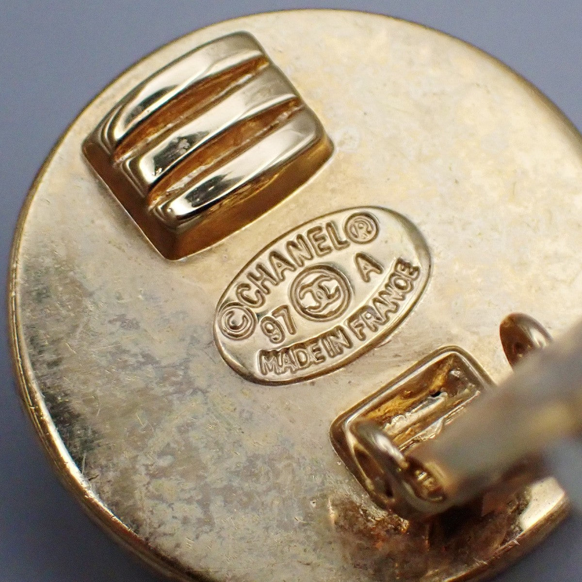 CHANEL CC Logo Button Round Earrings 97A Clip-On GHW  SHW Vintage 83RL334