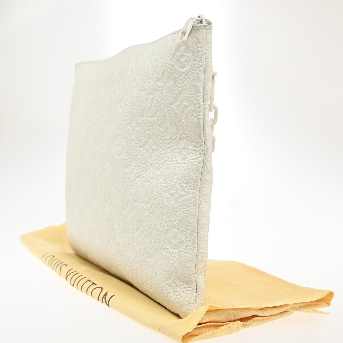 LOUIS VUITTON Pochette A4 Clutch Bag Monogram Taurillon White M67462 16KP544