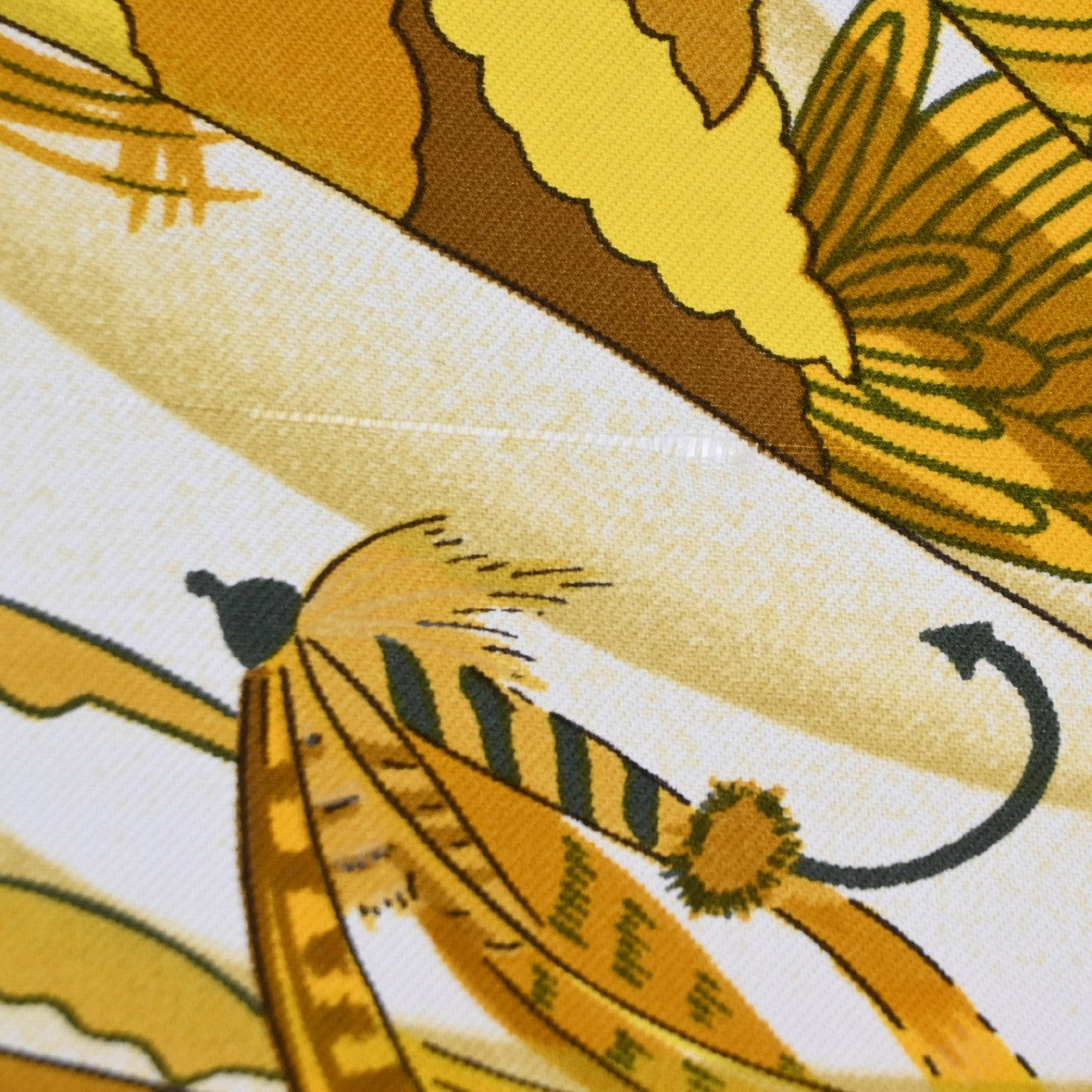 HERMES XL Carre Scarf Soleil de soie 100% Silk Black Gold Red France 69RL752