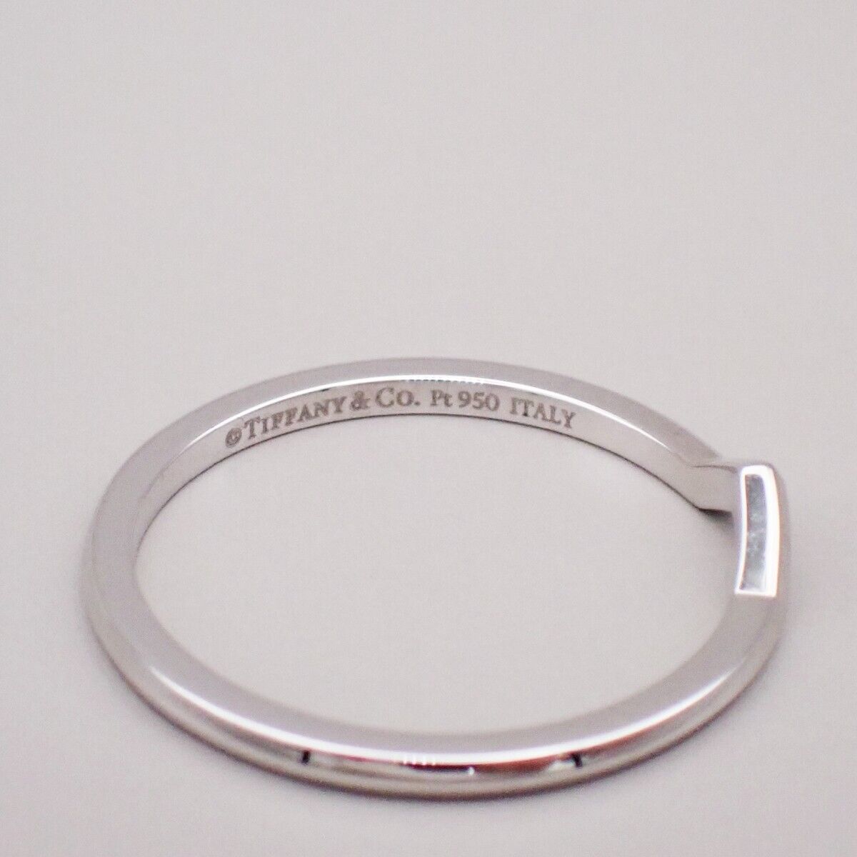 Tiffany & Co. V Band Ring Pair Set Au750 PT950 Size 7.5 8.5 GD Platinum 11RK869