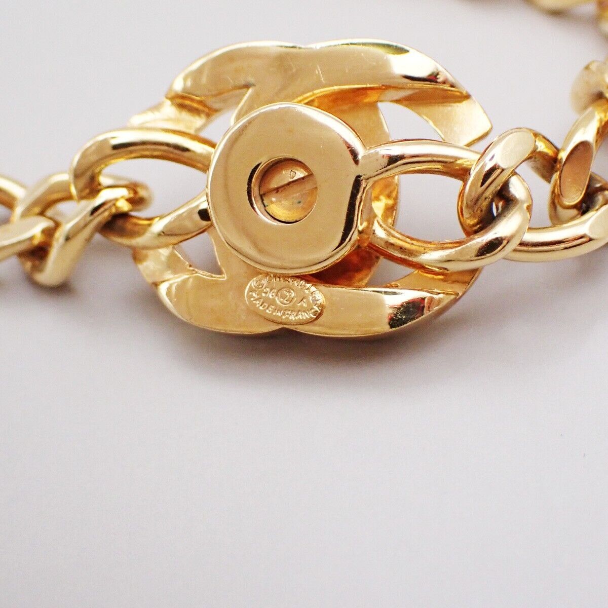 CHANEL CC Logo Turn Lock Chain Necklace Pendant 96A GHW Vintage 45RK644