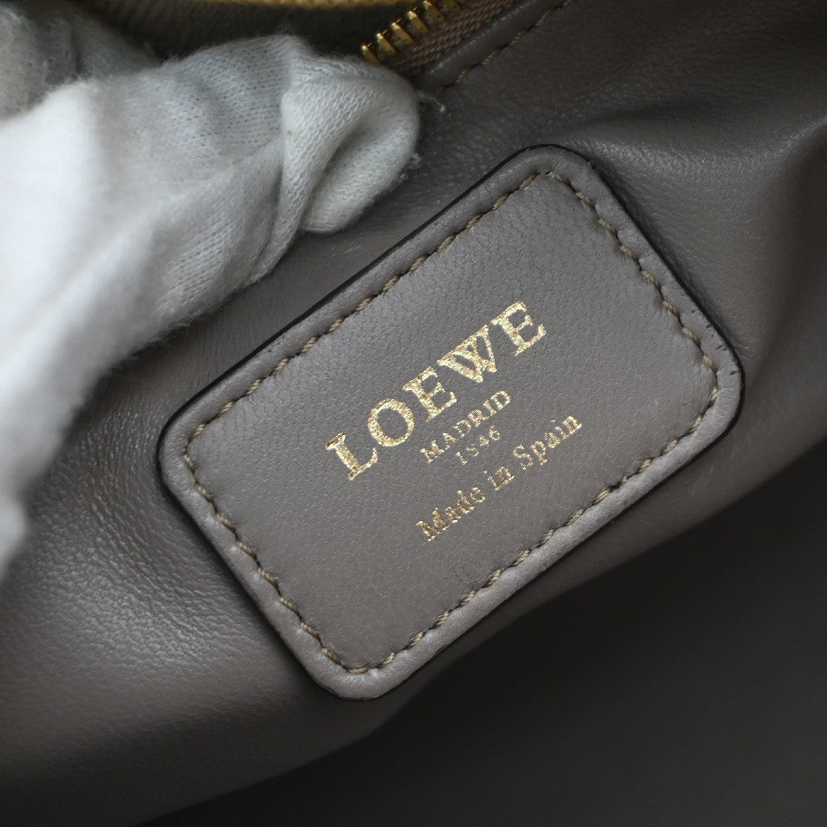 LOEWE Logo Anagram Amazona Hand Bag Leather Beige GHW Spain 21EG085