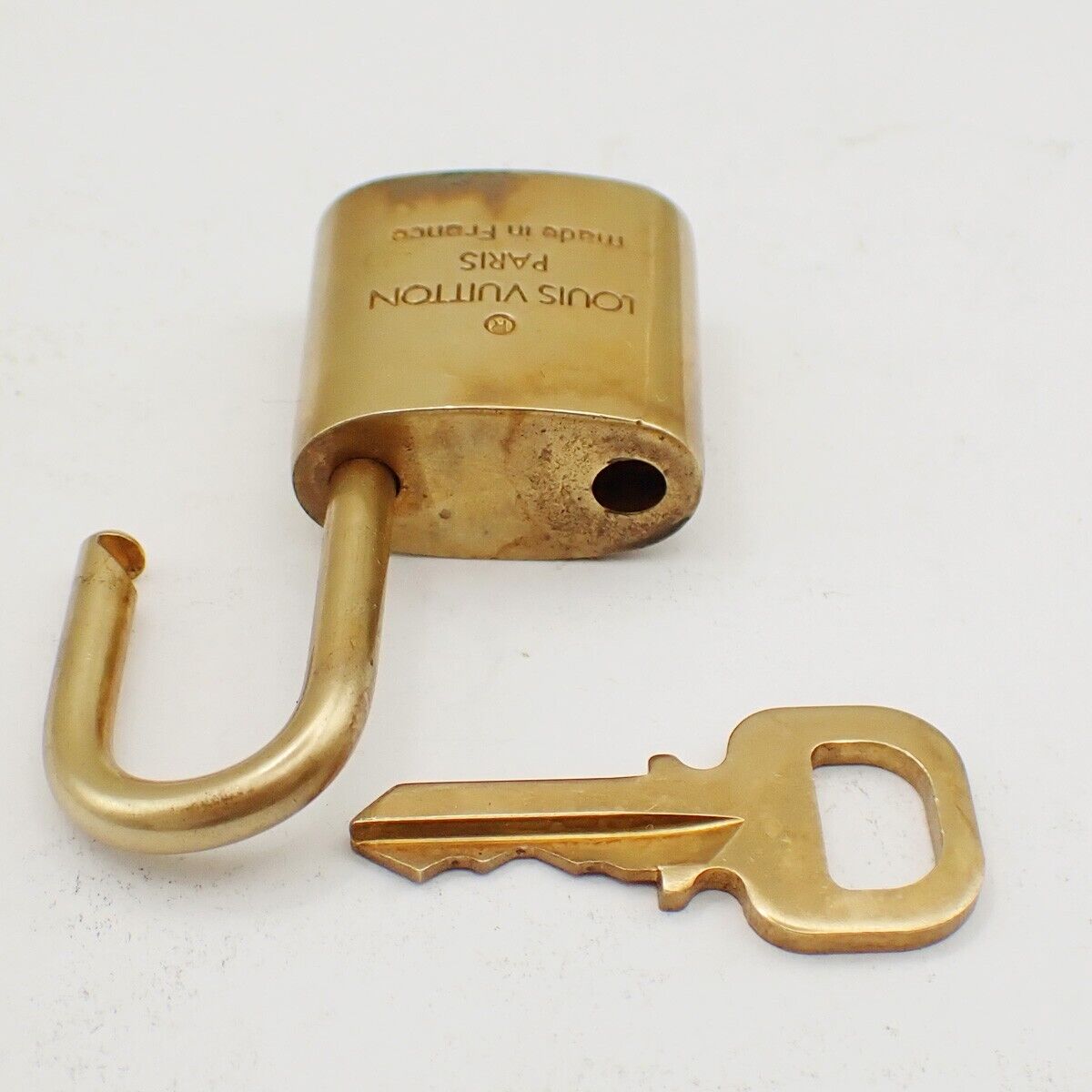 LOUIS VUITTON LV 10 Set  Padlock Key Bag Charm Cadena Gold Plated France 31YF664