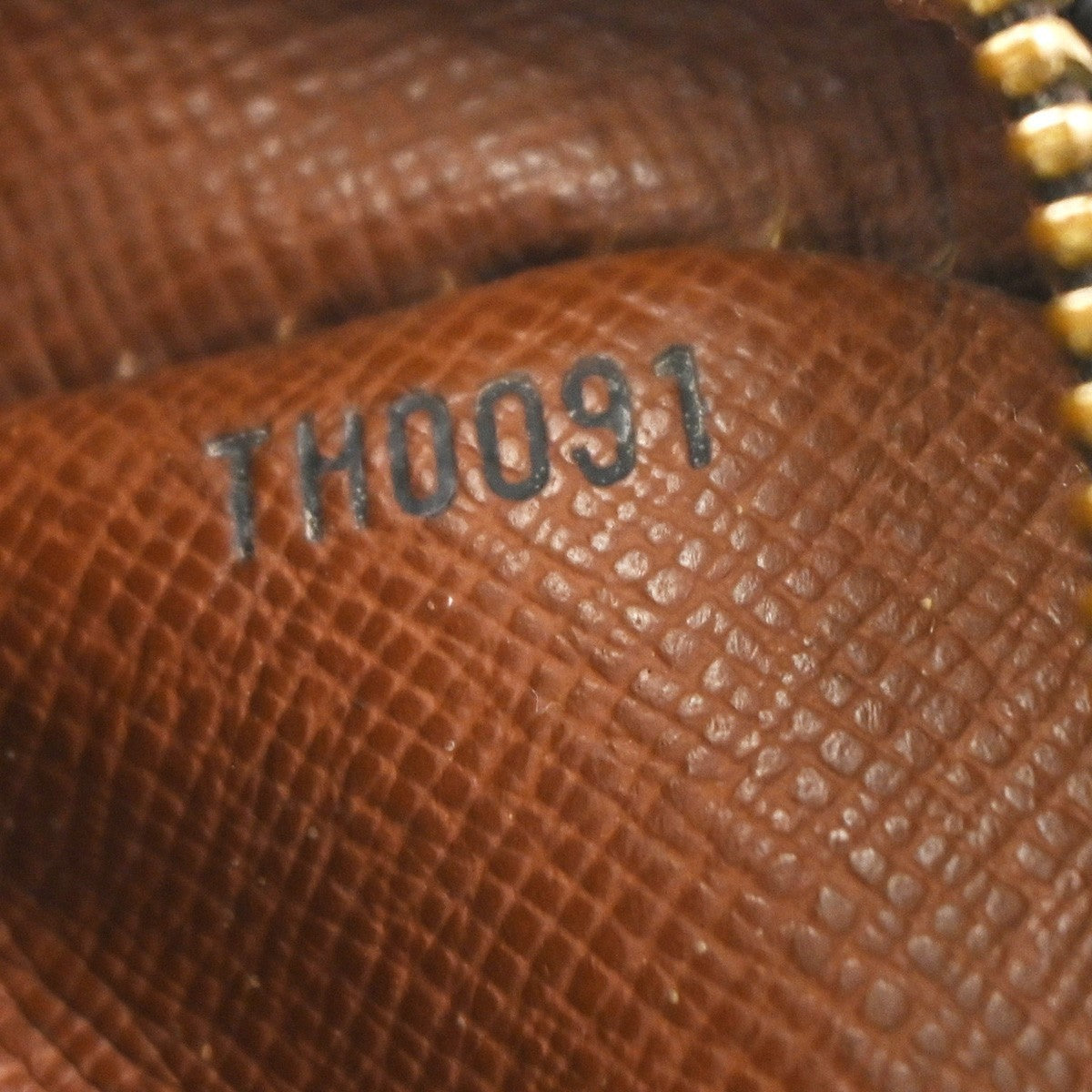 LOUIS VUITTON Amazon Crossbody Shoulder Bag Monogram Leather BN M45236 64KC881