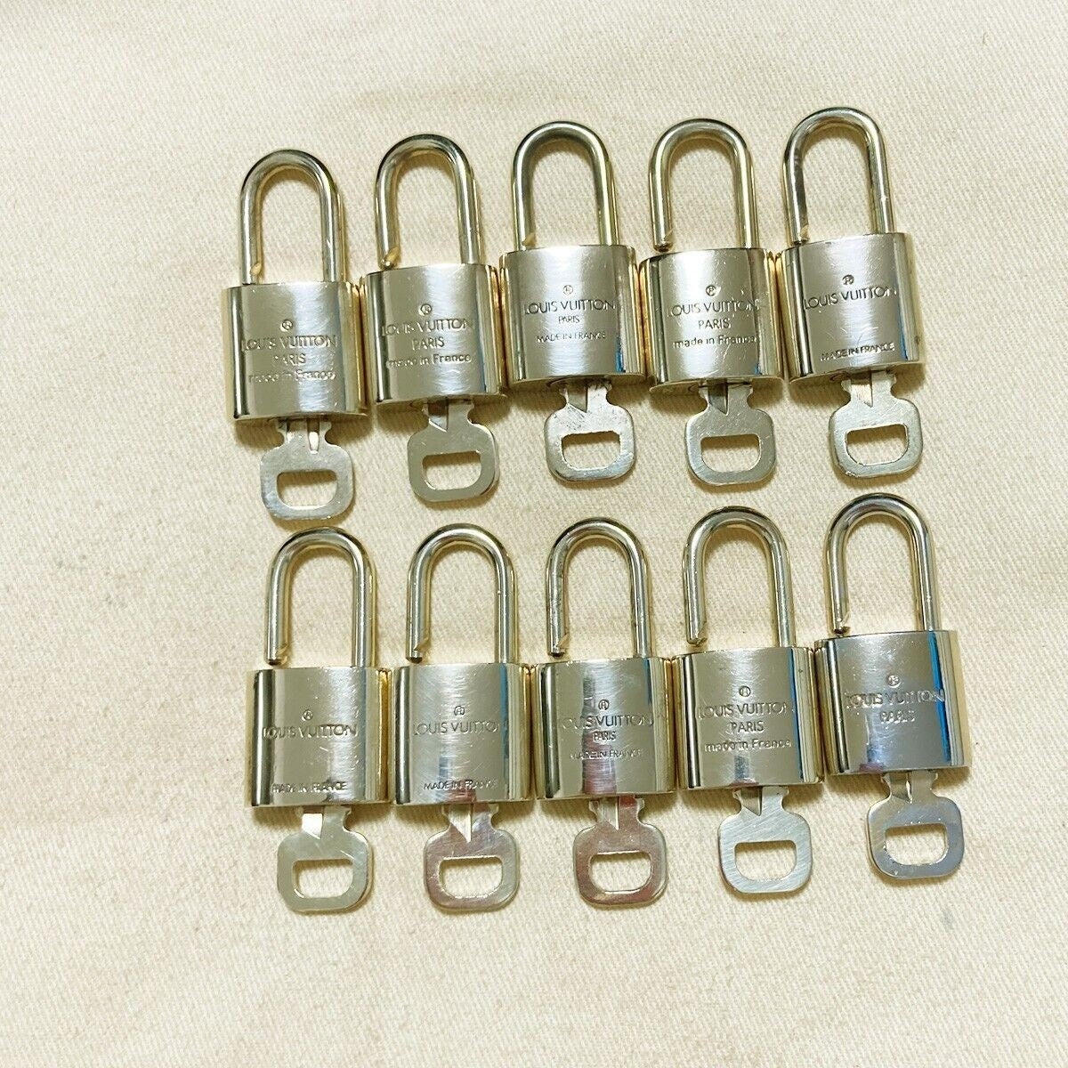 LOUIS VUITTON LV 10 SET PADLOCK KEY BAG CHARM CADENA GOLD-PLATED FRANCE 31pda107