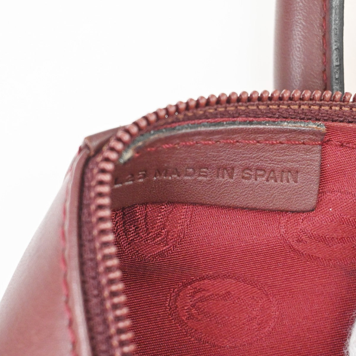 MUST DE CARTIER 2C Logo Shoulder Hand Bag Leather Red Bordeaux GHW Spain 87RL922