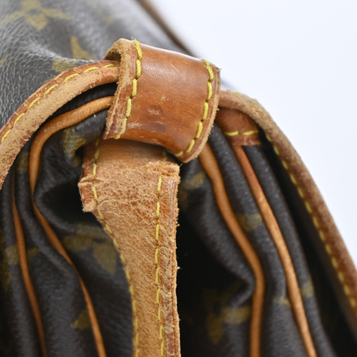LOUIS VUITTON Logo Saumur 30 Shoulder Bag Monogram Leather BN M42256 30CA946