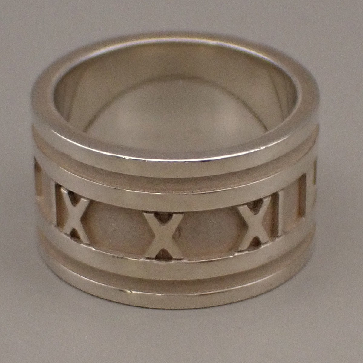 Tiffany & Co. Logo Atlas Ring US #7.5 Silver 925 Roman Numerals 09YH731