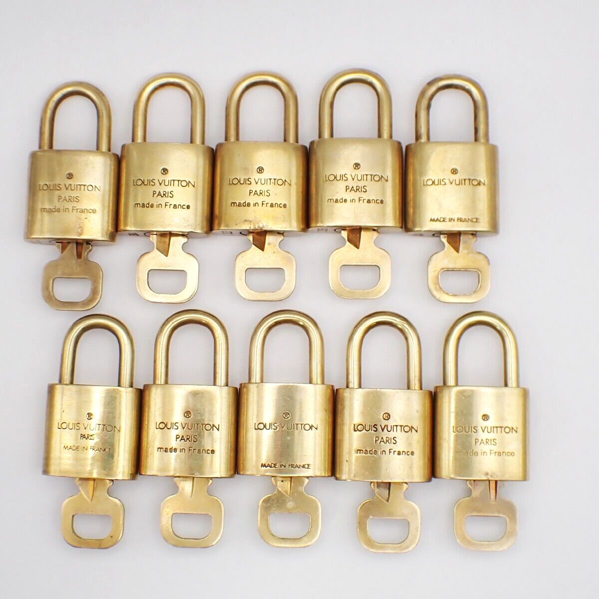 LOUIS VUITTON LV 10 Set  Padlock Key Bag Charm Cadena Gold Plated France 80YF800