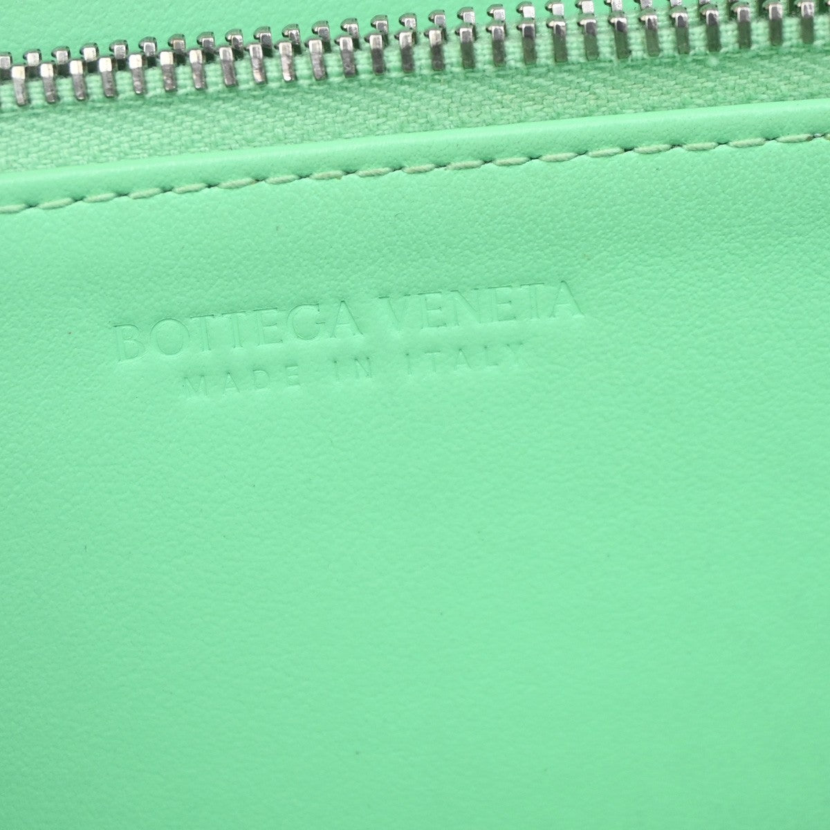 BOTTEGA VENETA Logo Intrecciato Zippy Long Wallet Leather Green SHW 66DA285