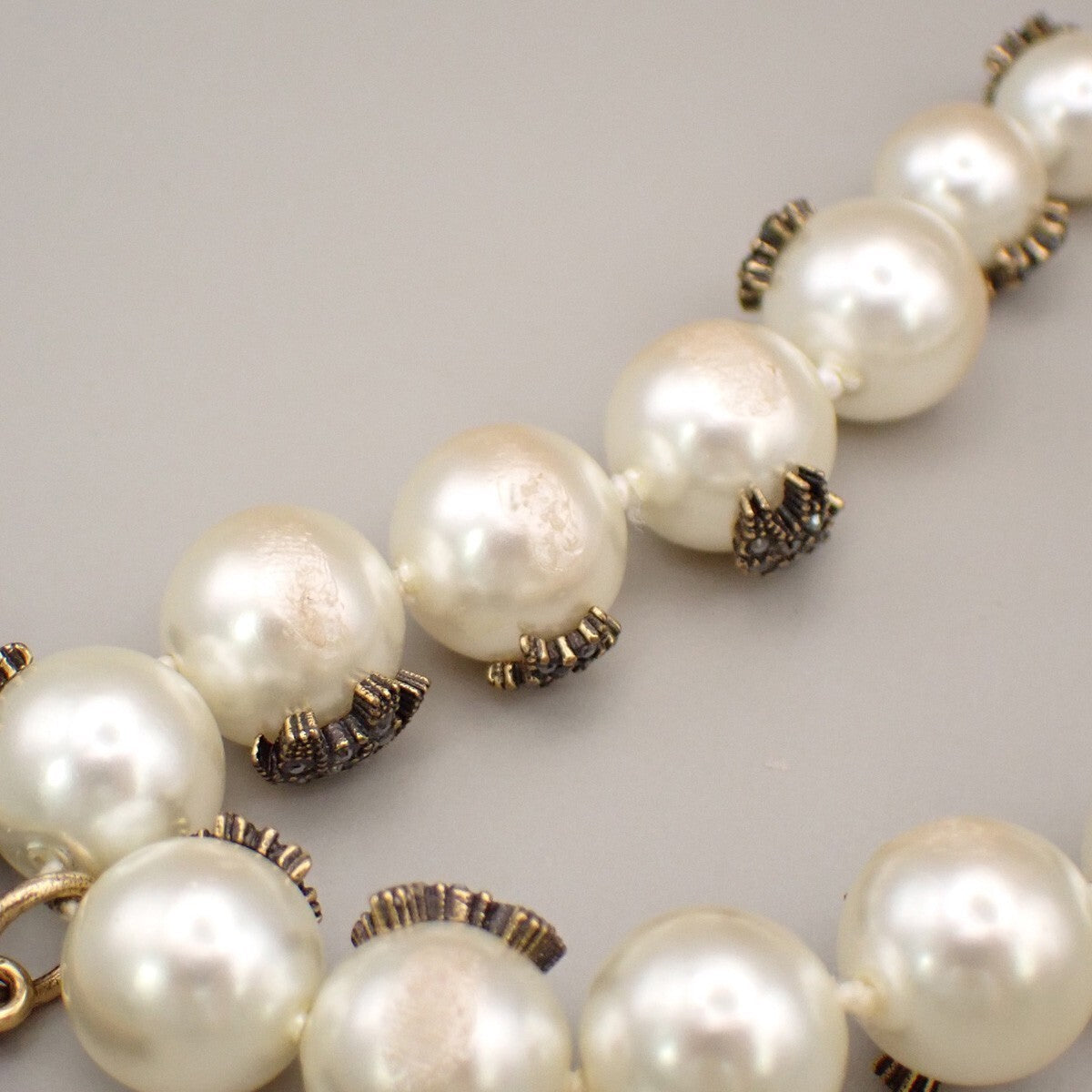 CHRISTIAN DIOR Logo Tribal Imitation Pearl Necklace White Gold 88RK382