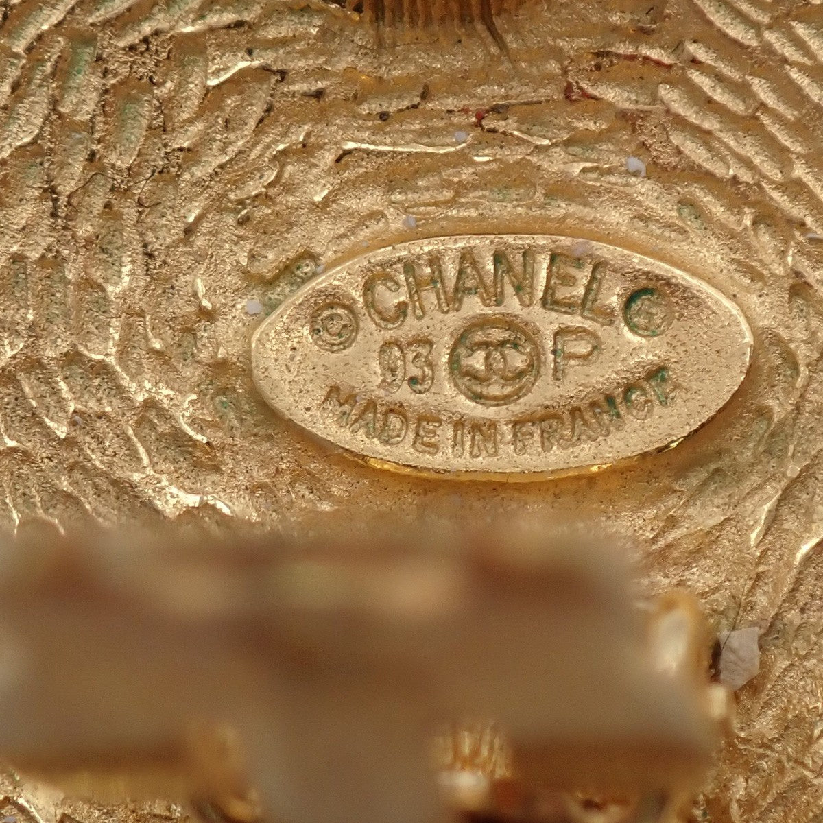 CHANEL CC Logo Round Button Earrings 93P Clip-On Gold France 85RF851