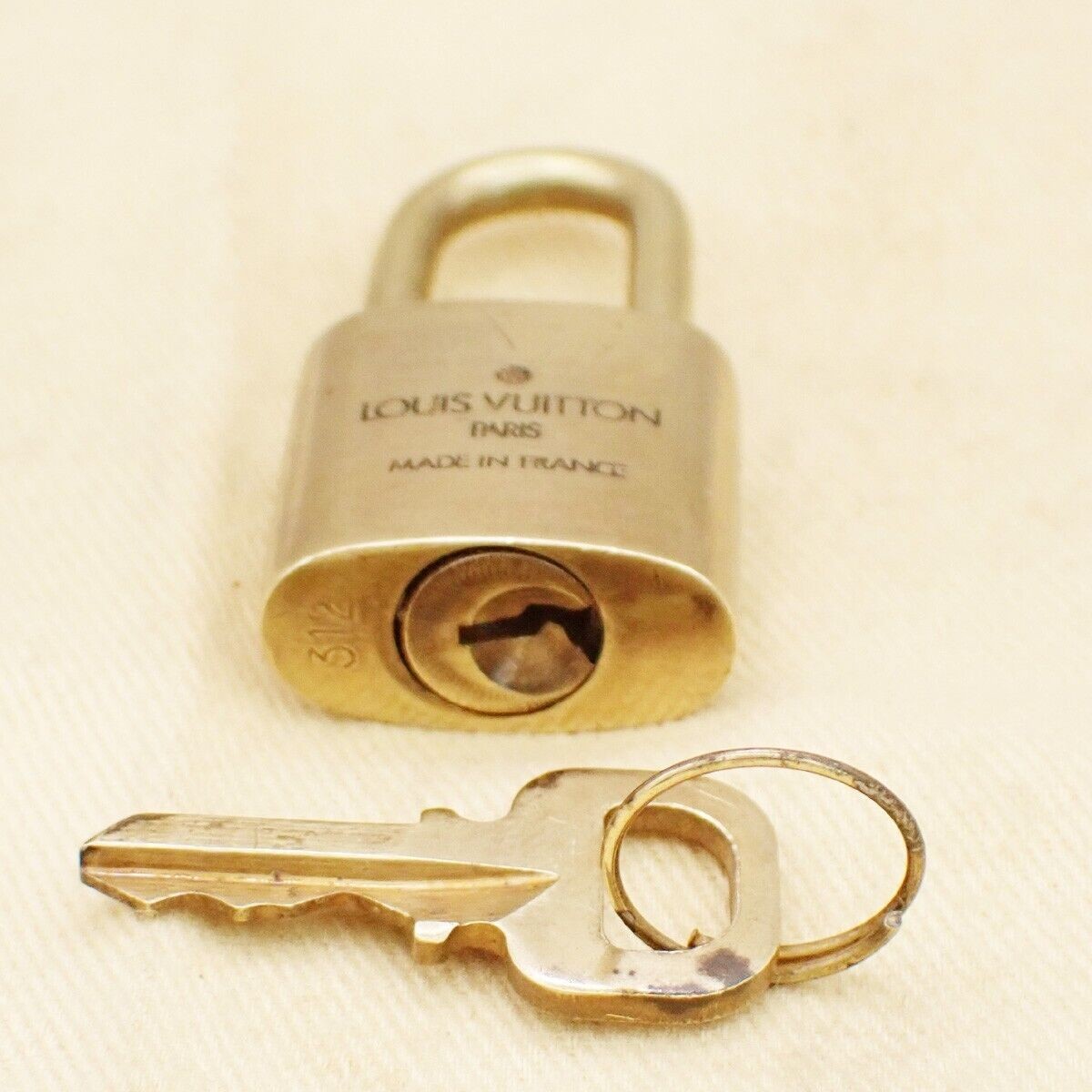 LOUIS VUITTON LV 10 SET PADLOCK KEY BAG CHARM CADENA GOLD PLATED FRANCE 39EB382