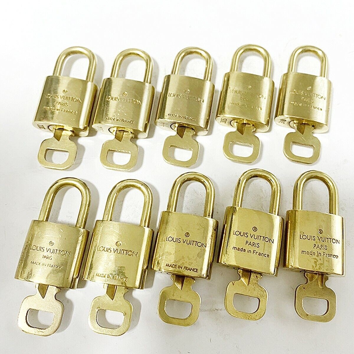 LOUIS VUITTON LV 10 SET PADLOCK KEY BAG CHARM CADENA GOLD-PLATED FRANCE 32MT009