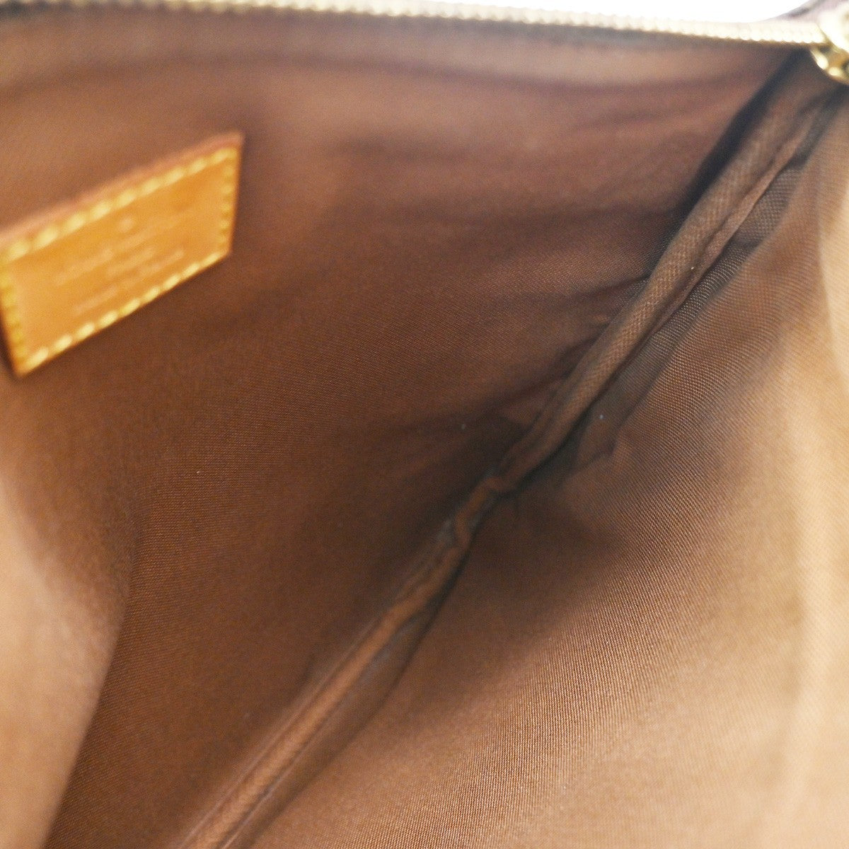 LOUIS VUITTON Pochette Bosphore Shoulder Bag Monogram Leather BN M40044 85CA833