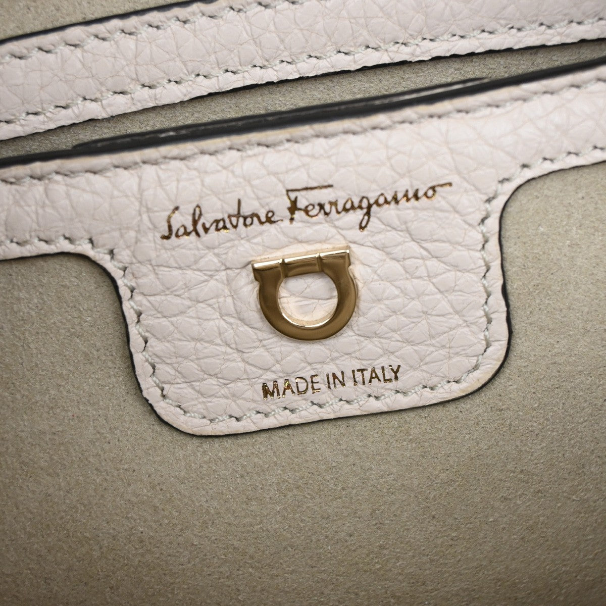 SALVATORE FERRAGAMO Logo Gancini Mini Shoulder Bag Leather White GWH 38EF396