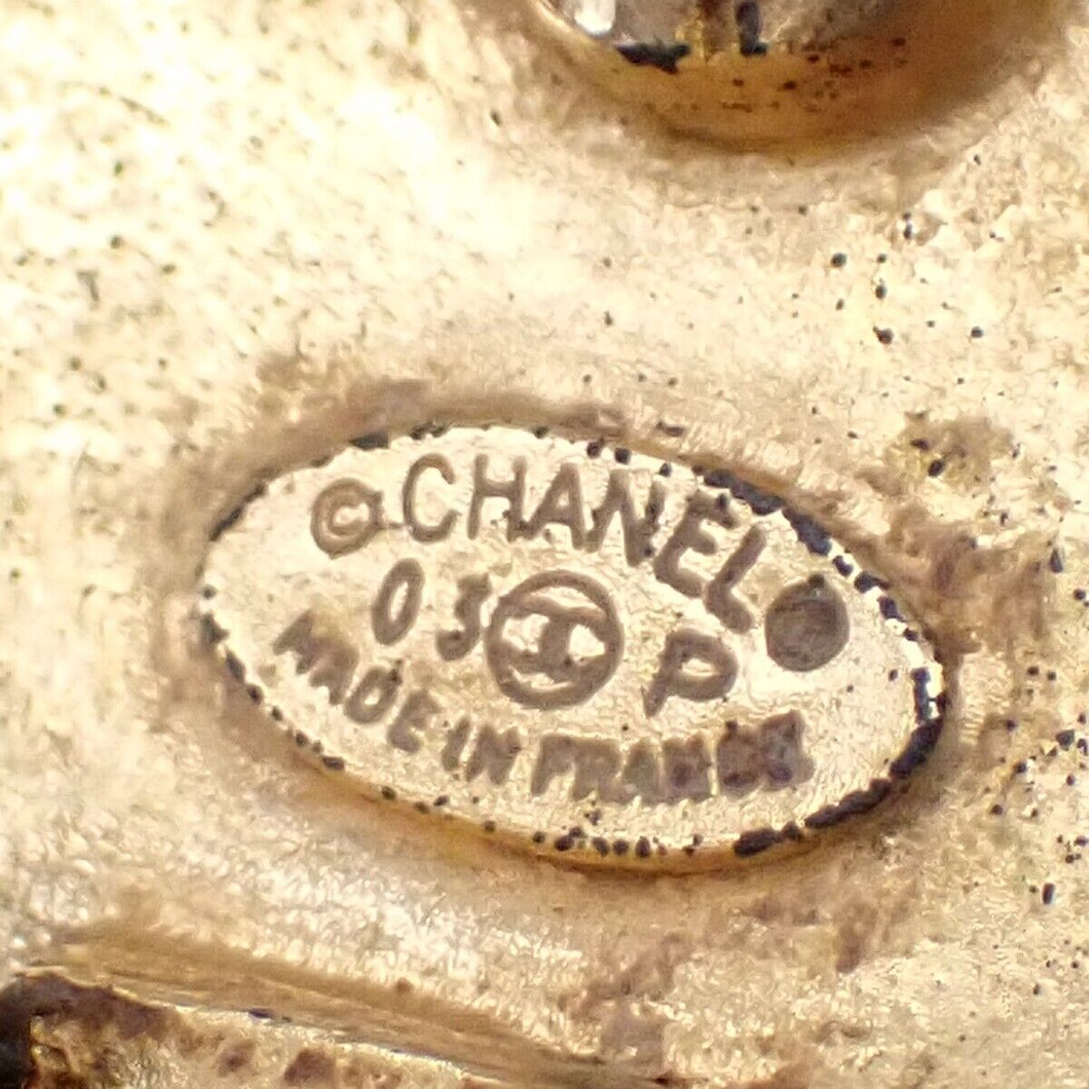 CHANEL CC Logo Round Button Earrings 03P Clip-On Gold BK Only One Side 01YG730