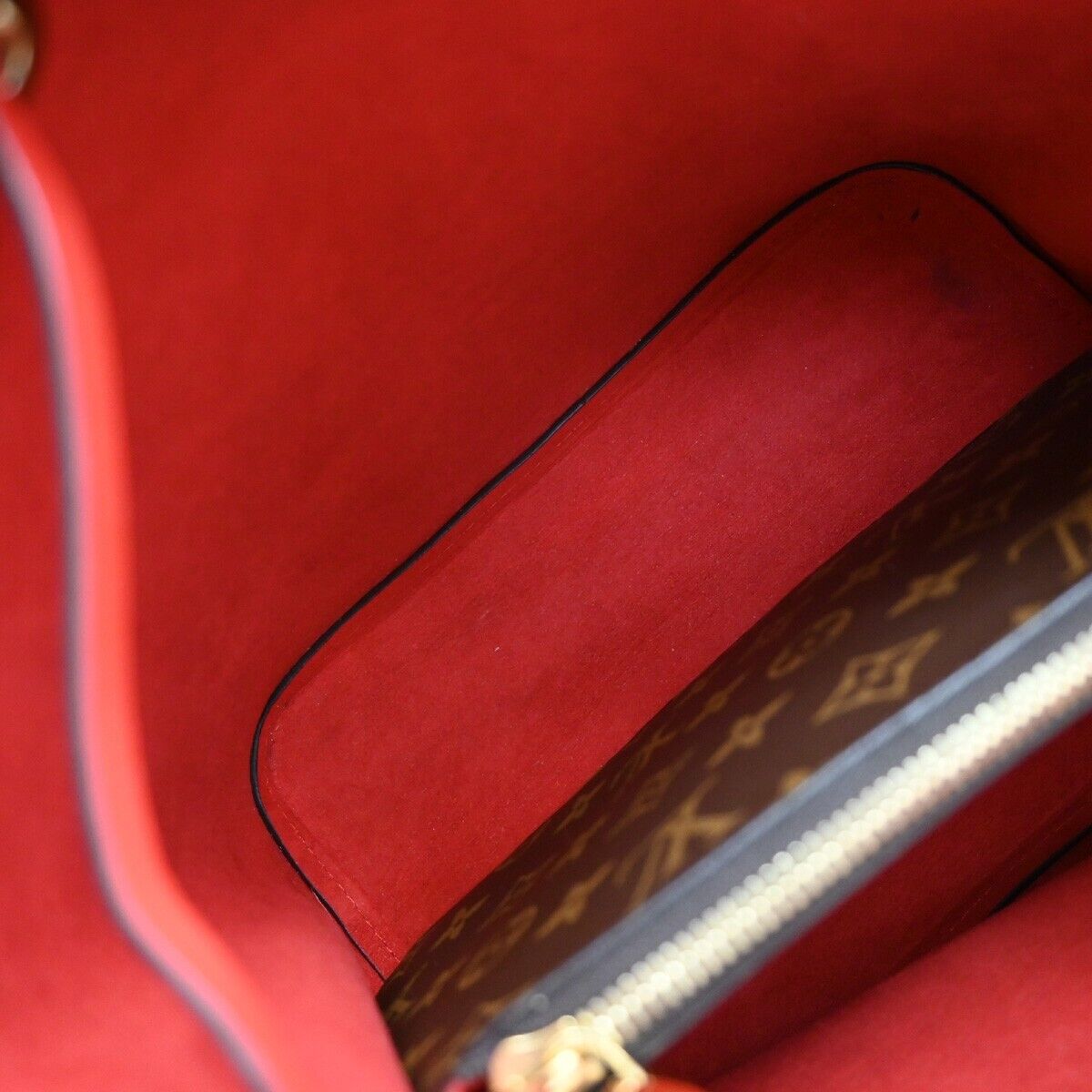 LOUIS VUITTON Neo Noe MM Drawstring Shoulder Bag Monogram Red M44021 669RF240