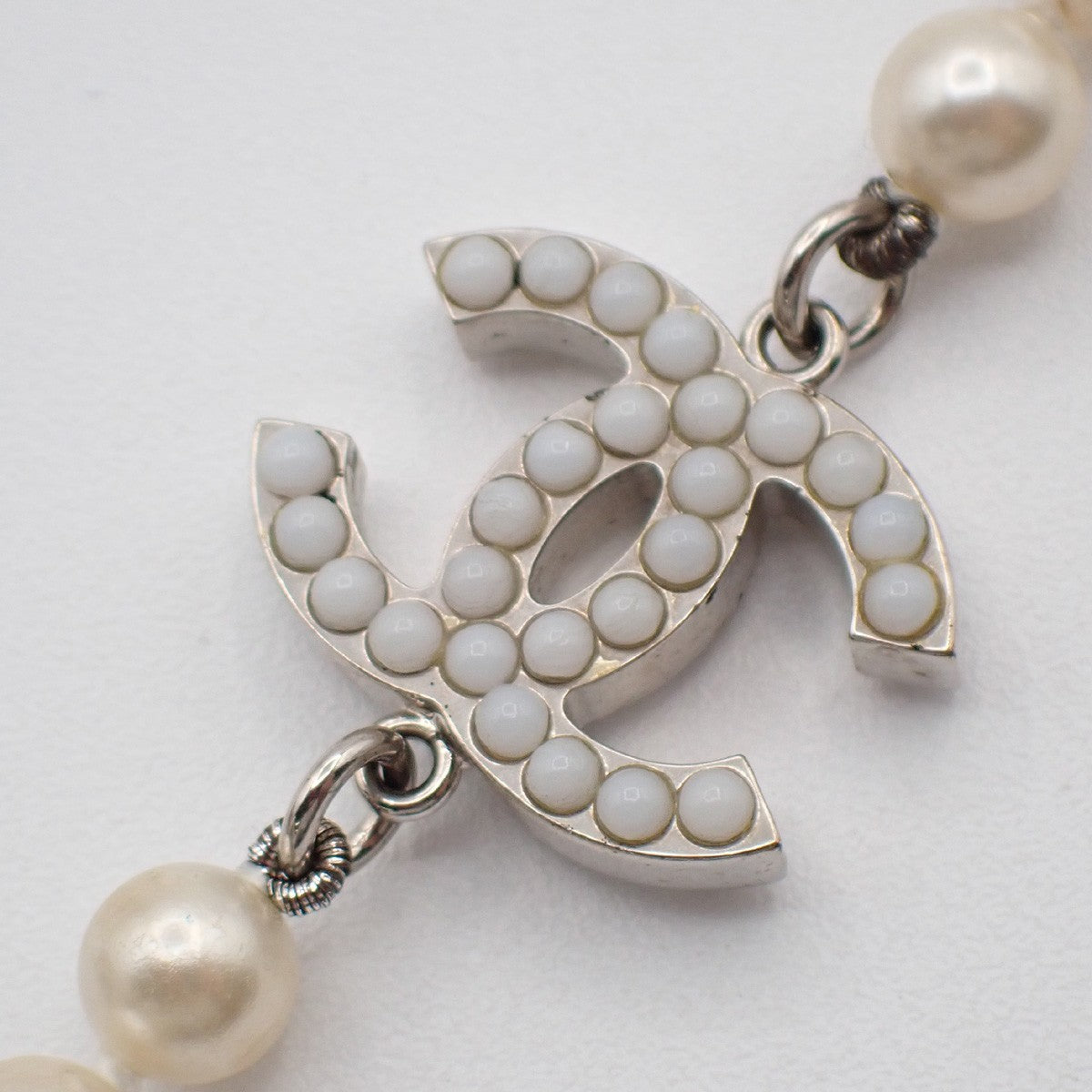 CHANEL CC Logo Imitation Pearl Chain Necklace A12 W White SHW 98RF643