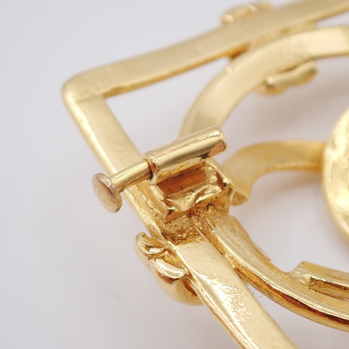 CHANEL CC Logo Square Pin Brooch 29 Gold France Vintage 82RL960