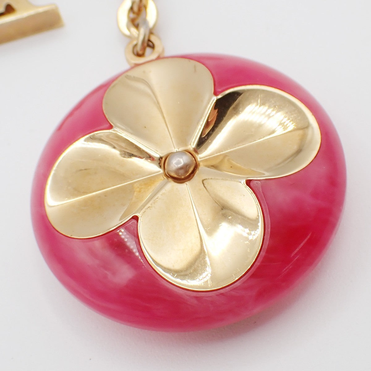 LOUIS VUITTON Hollow Flower Key Chain Gold-Plated Color Stone PK M66975 62EG068