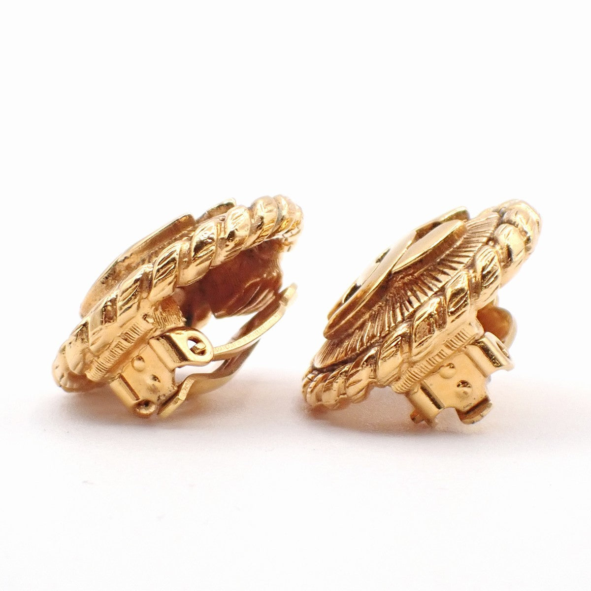 CHANEL CC Logo Round Button Earrings Clip-On Gold France 38RL743