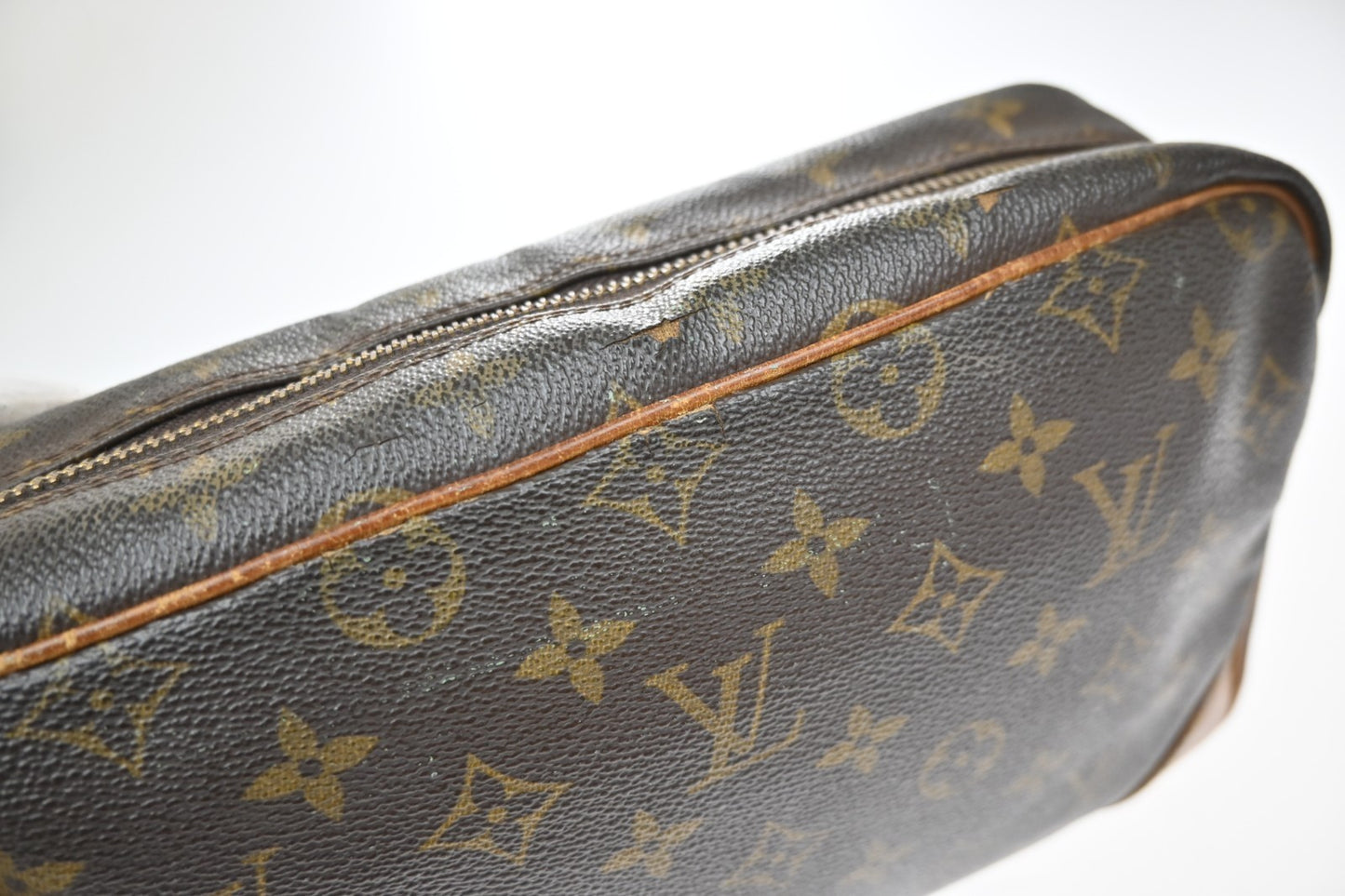 LOUIS VUITTON Compiegne 28 Clutch Hand Bag Monogram Leather Brown M51845 60KD201