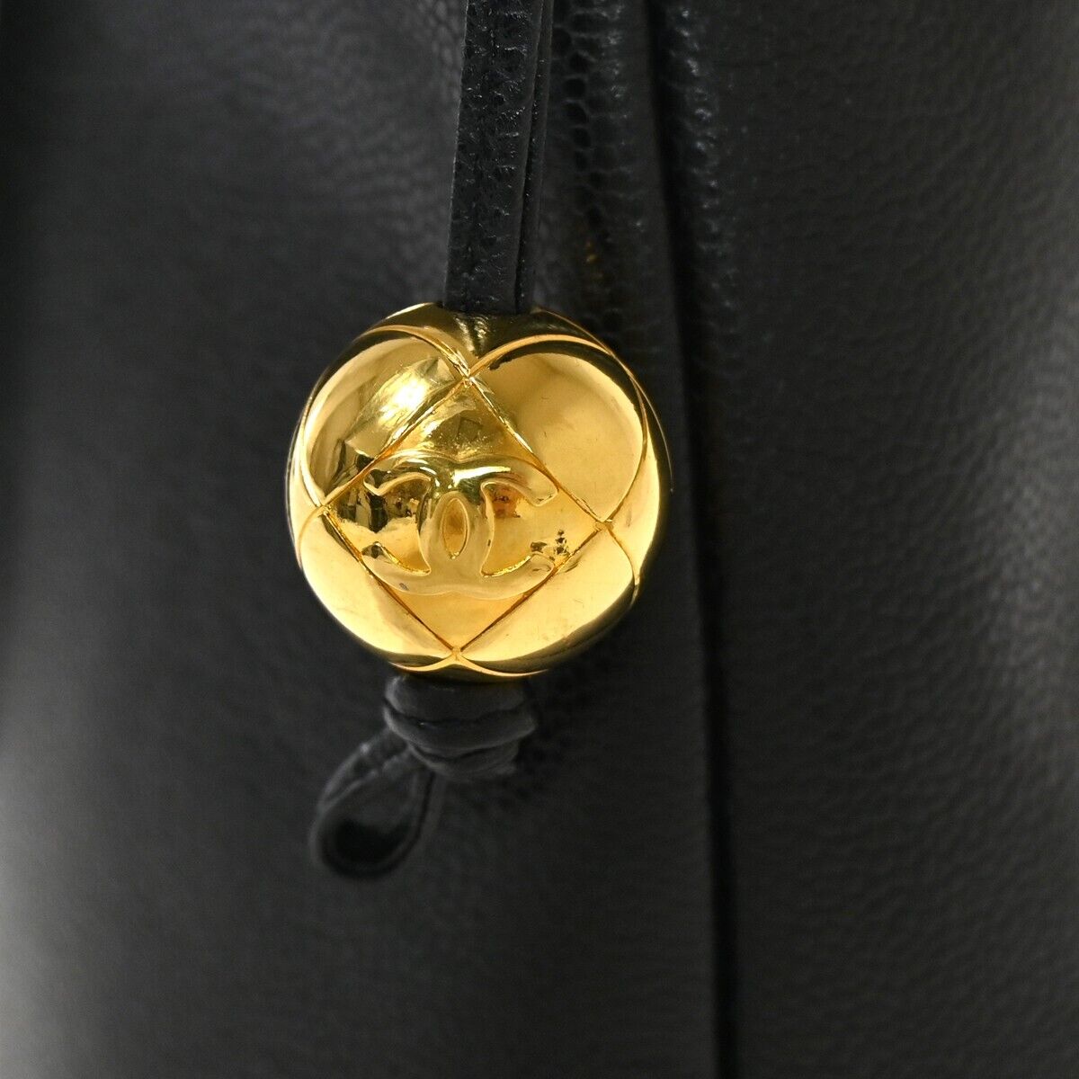 CHANEL CC Logo Chain Shoulder Bag Caviar Skin Leather Black GHW Vintage 342RH892