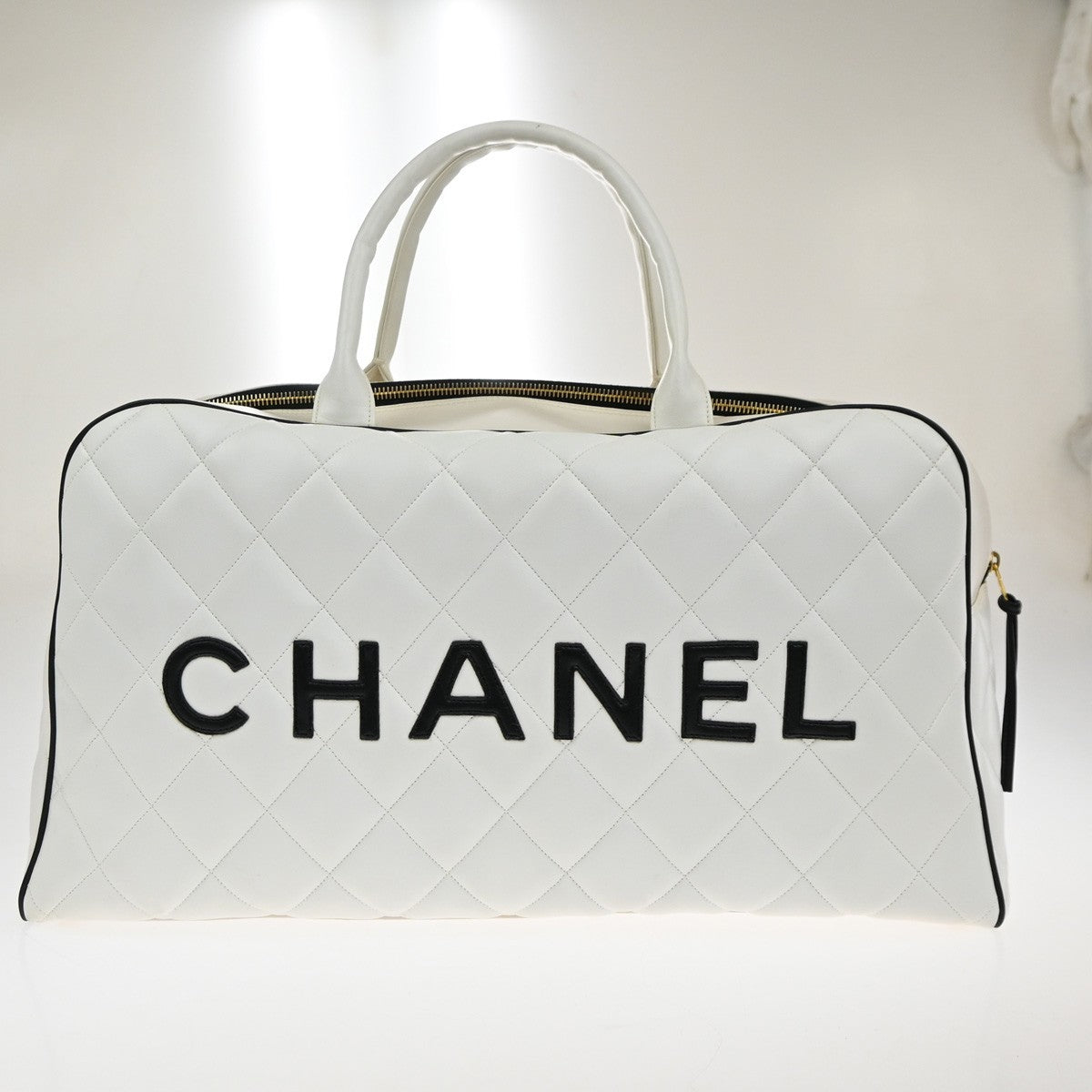 CHANEL CC Logo Matelasse Travel Hand Bag Leather White GHW Vintage 310RP079