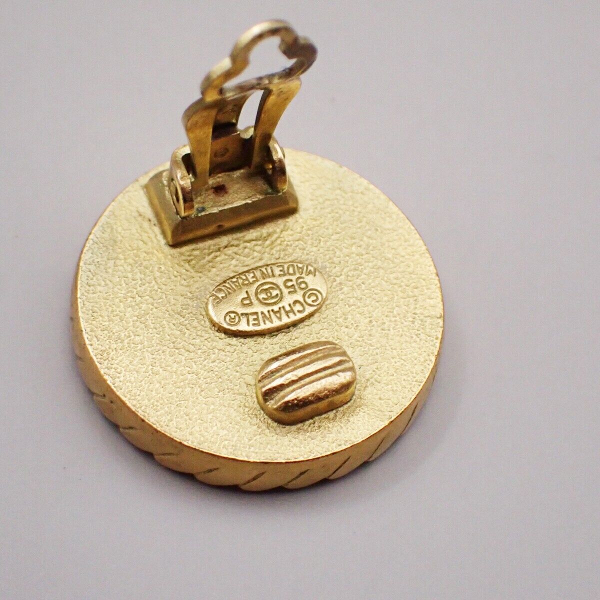 CHANEL CC Logo Button Earrings 95P Clip-On Gold Black GHW France Vintage 76RK705