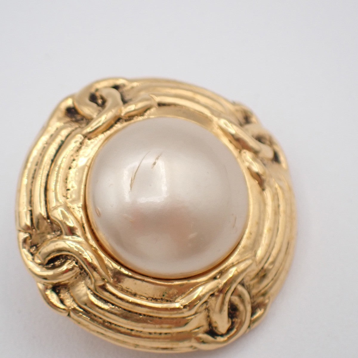 CHANEL Logo Round Button Earrings Clip-On 94A Imitation Pearl Gold 33RF703