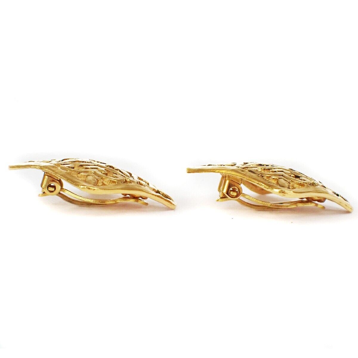 CHANEL CC Logo Diamond Shaped Button Earrings Clip-On Gold Accessory 89RJ702