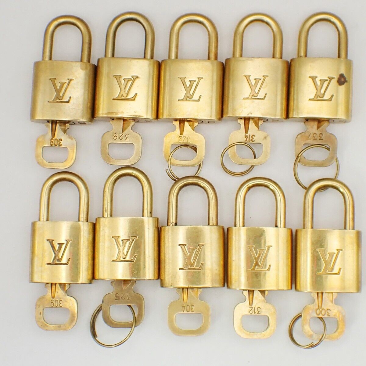 LOUIS VUITTON LV 10 Set  Padlock Key Bag Charm Cadena Gold Plated France 35YF813