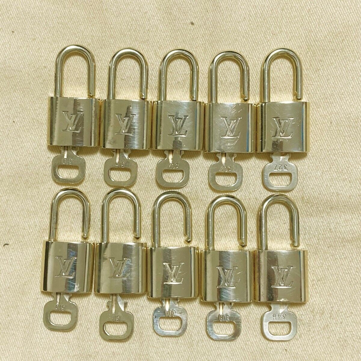 LOUIS VUITTON LV 10 SET PADLOCK KEY CHARM CADENA GOLD-PLATED FRANCE 31PDA171