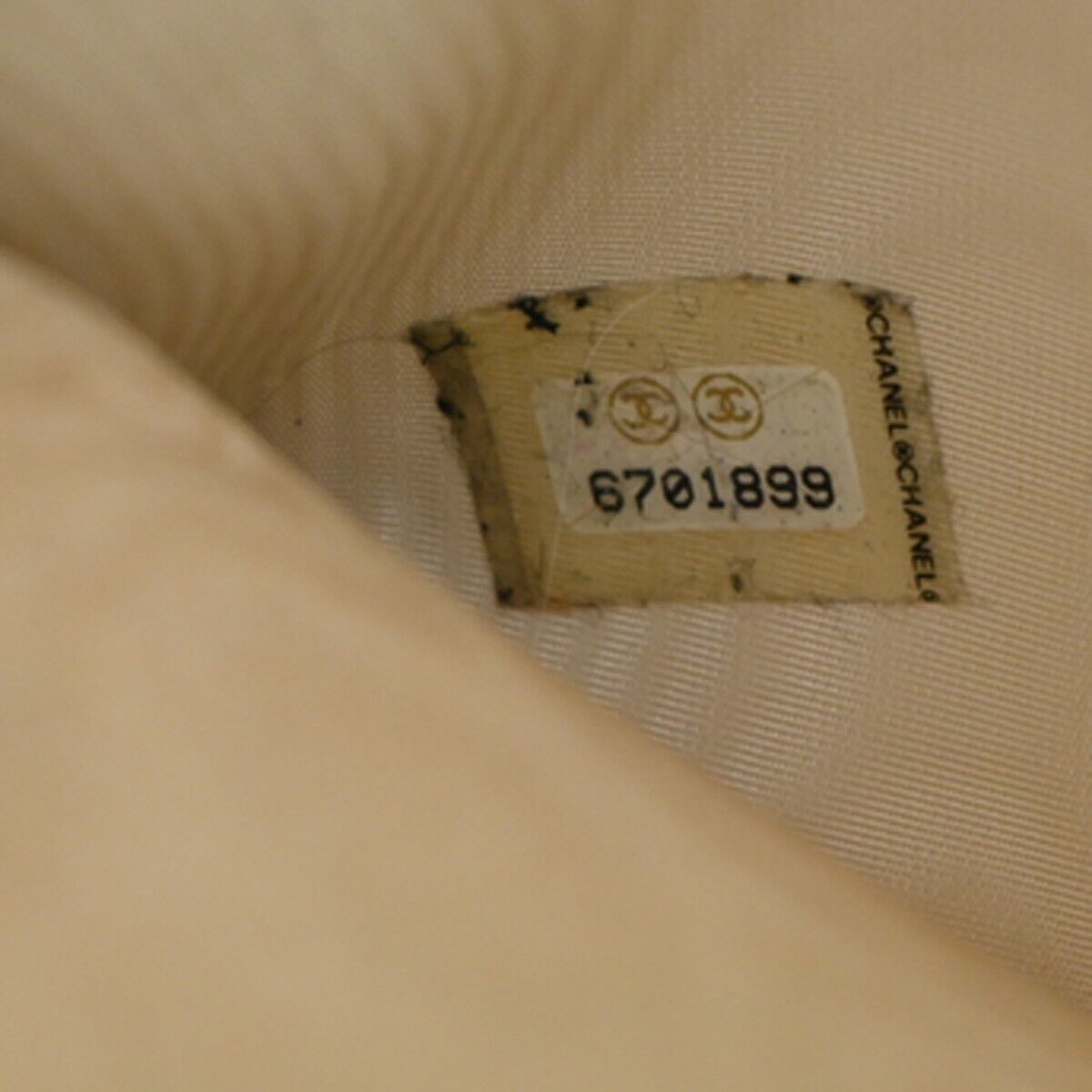 CHANEL CC Logo Trifold Wallet Purse Caviar Skin Leather Ivory Italy 62RJ490